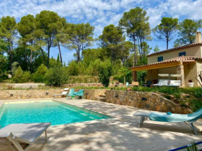 Piscine chauffée, tennis, Mas provençal contemporain